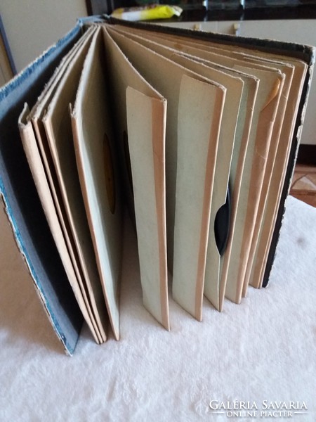 Old, large records, for sale in perfect condition, 8 pieces, including album holder