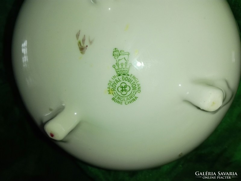 Royal Doulton, angol porcelán ,rózsás gyertyatartó....nincs lepattanás sehol.