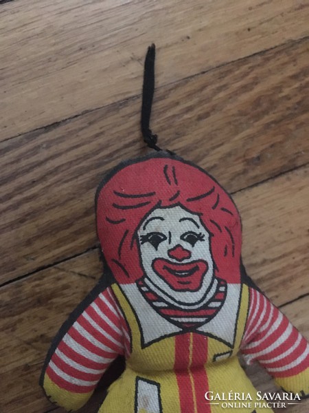 Ronald McDonald figura az 1980-as évekből