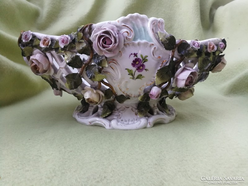 Leàraztam !Antique porcelain offering openwork extra piece!