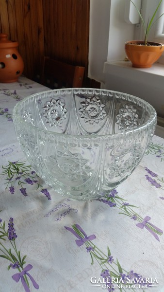 Beautiful lead crystal bowl for sale!