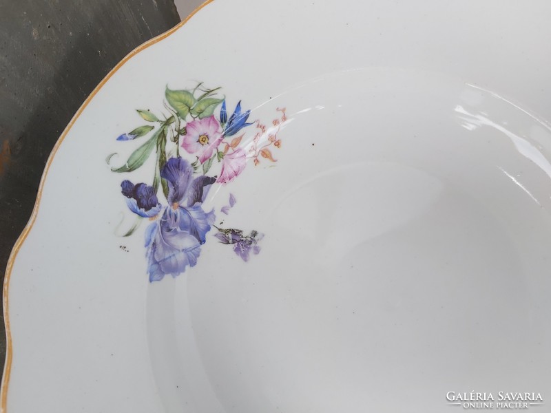 4 db Zsolnay virágos mélytányér + 1 db lapos  tányér, nosztalgia darabok