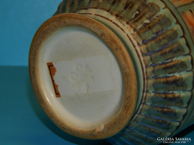 Gorka zodiac vase, in excellent condition