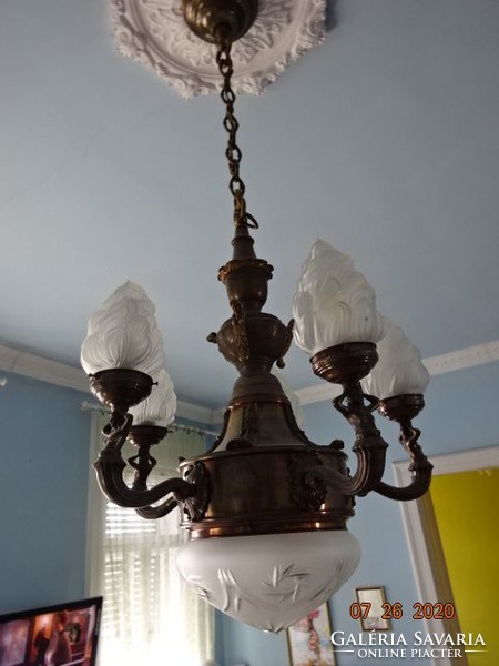 Five-branch bronze chandelier, with solid bronze figures, crystal glass. He has!