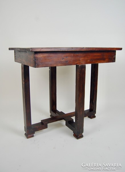 Art deco pine table