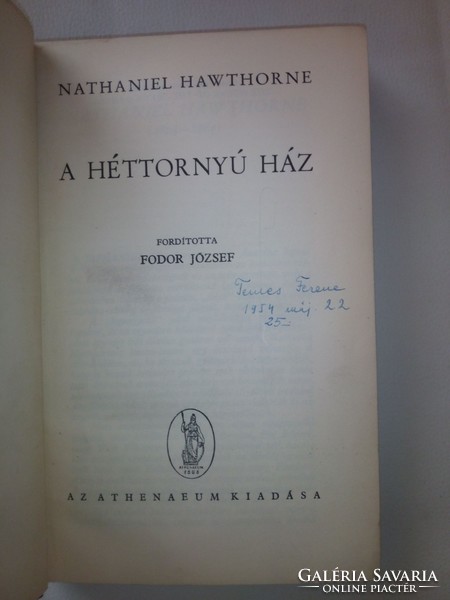 Nathaniel Hawthorne: A héttornyú ház 