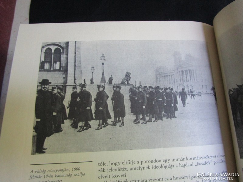 Buza Péter: Szenzációk nyomában. A békeidők Budapestjén. Budapest 1990 BÉKEIDŐ Szenzáció