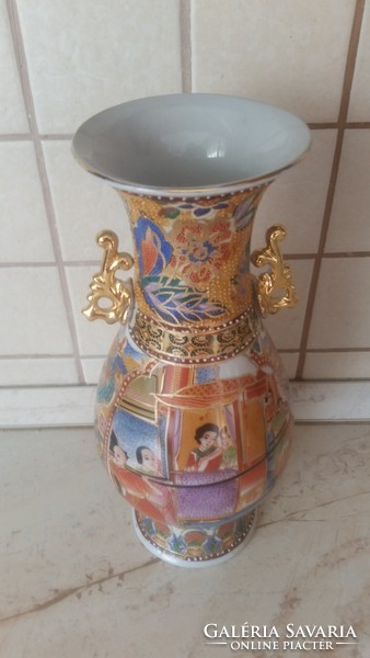 Beautiful porcelain vase for sale!