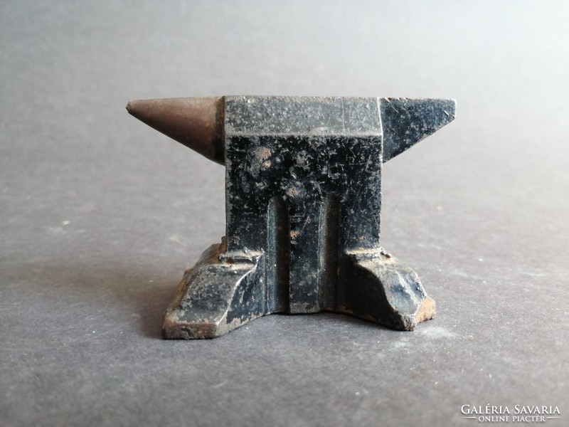 John weiss & sohn vienna mini advertising cast iron anvil - ep