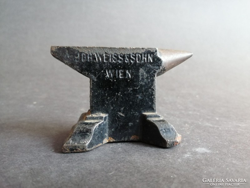 John weiss & sohn vienna mini advertising cast iron anvil - ep