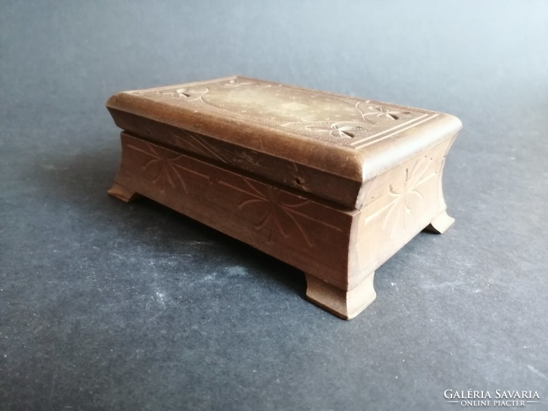 Antique igloo spa carved wooden box - ep