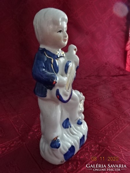 Porcelán figura, kisfiú és kutyája hegedűvel, magassága 15 cm. Vanneki!