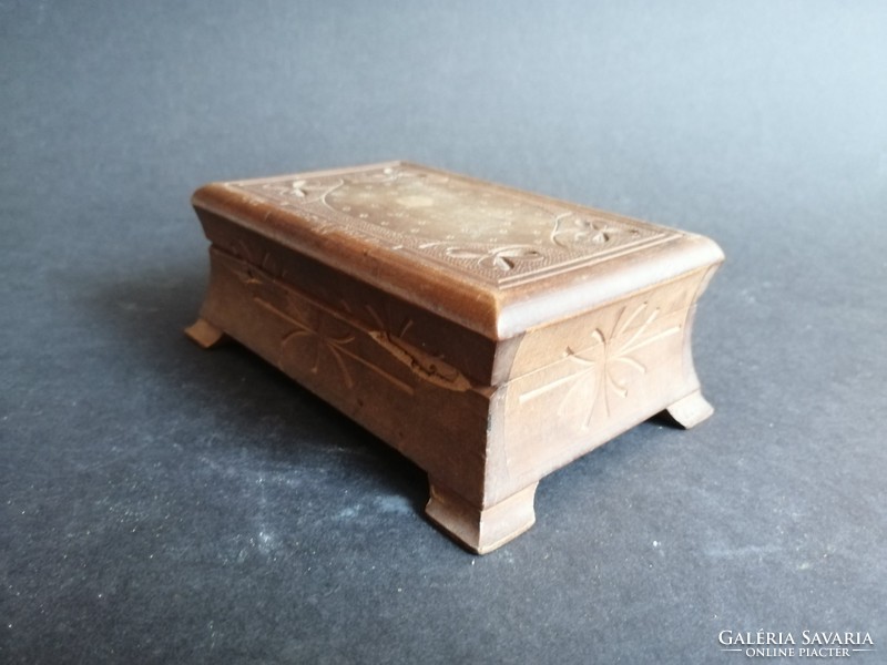 Antique igloo spa carved wooden box - ep