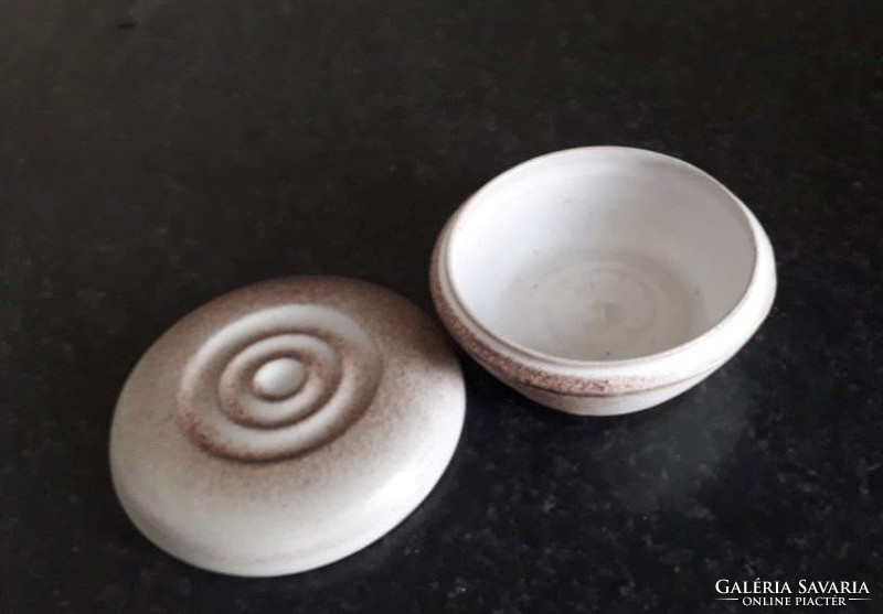 Ceramic bonbonier with fe mark