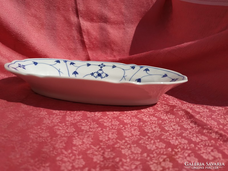 Oval serving bowl with Immortelle pattern