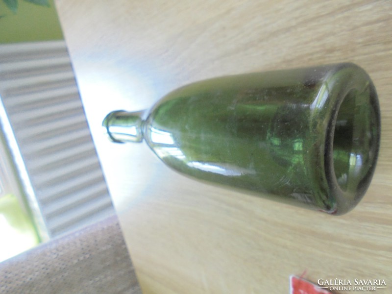 Régi zöld palack