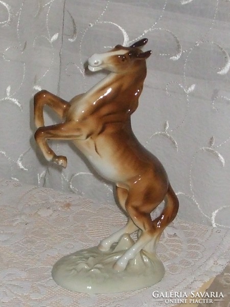 Royal dux prancing horse.