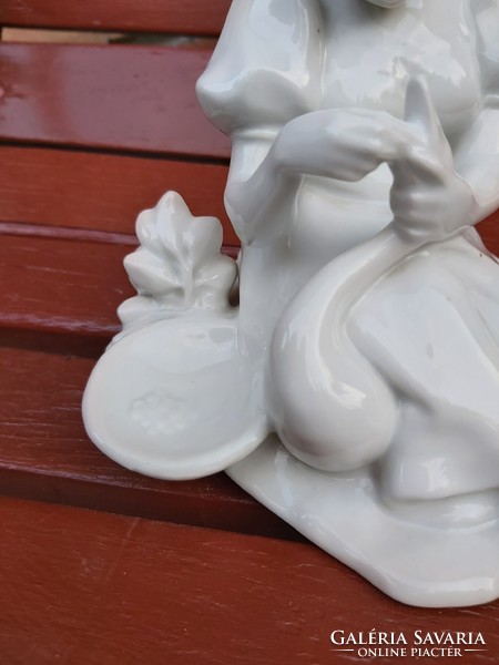 Zsolnay white goose stuffing, goose stuffing, goose stuffing, nipp, figure, porcelain. Collector's item