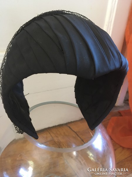Art deco melon shell hat from the 1920s