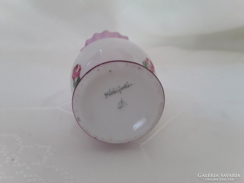 3661- Kézi festésű Drascce rózsás kis porcelán váza