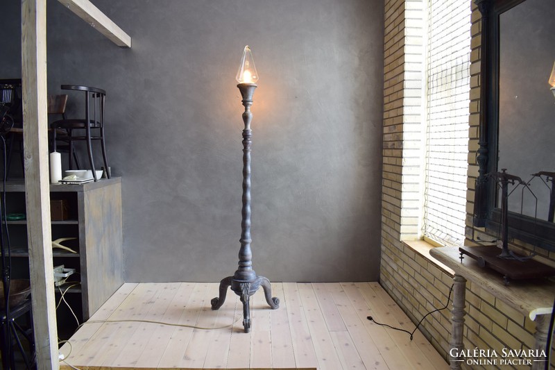Hatalmas faragott fa állólámpa vintage, loft, modern lakberendezéshez