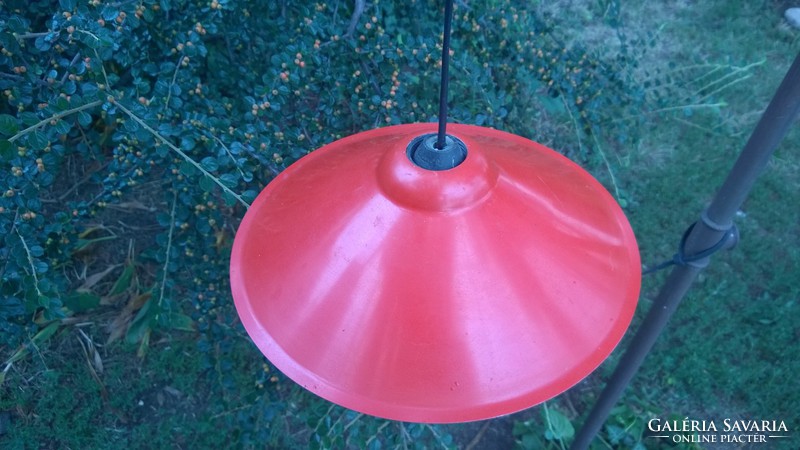 Hangulatos piros fémtányéros mennyezeti lámpa átm.30 cm