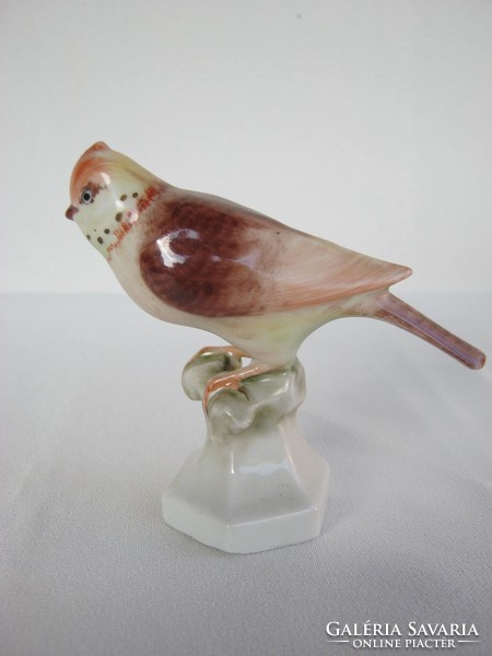 Porcelain bird from Kőbánya