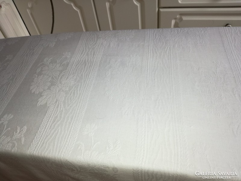 White Transylvanian damask crocheted cushion cover