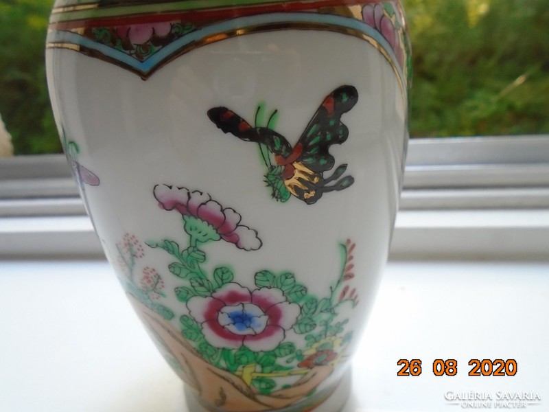 Kézzel festett,kézzel jelzett arany zománc,virág,pillangó,sziklás táj  Famille Rose kínai váza