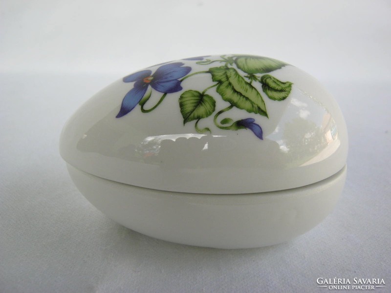 Violet porcelain bonbonier