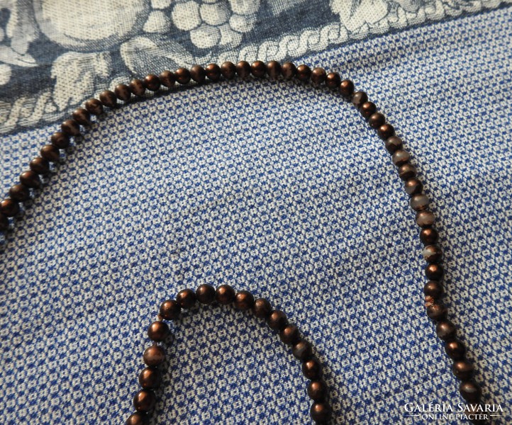 Brown string necklace