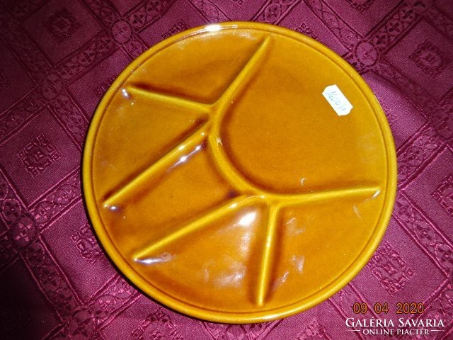 German porcelain serving plate, diameter 22 cm. Coffee brown in color. He has!