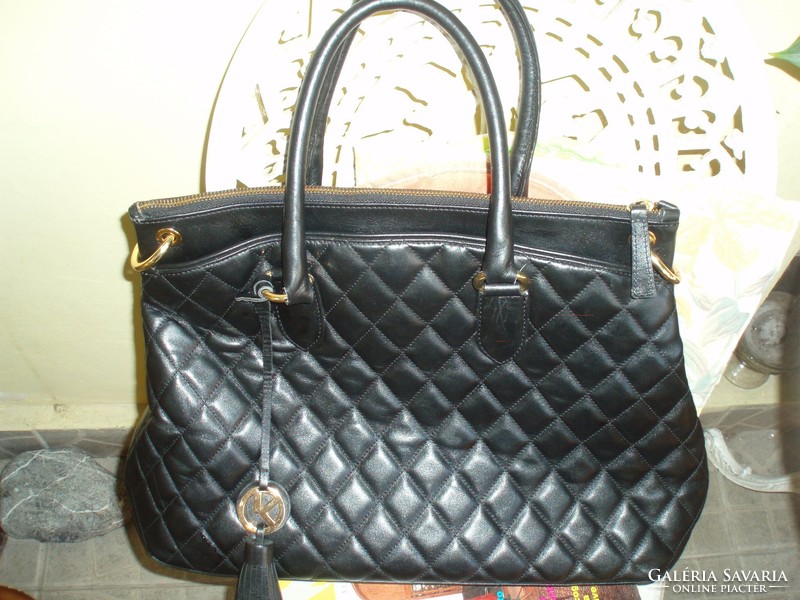 Large Italian quilted genuine leather handbag