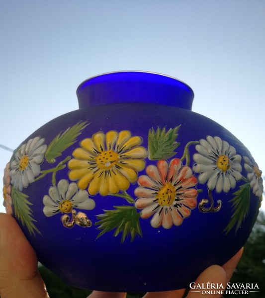 Kobaltkék sötét kék üveg virágokkal festett! Hasas, használható is nehéz!parád, Muránói, vagy Cseh 
