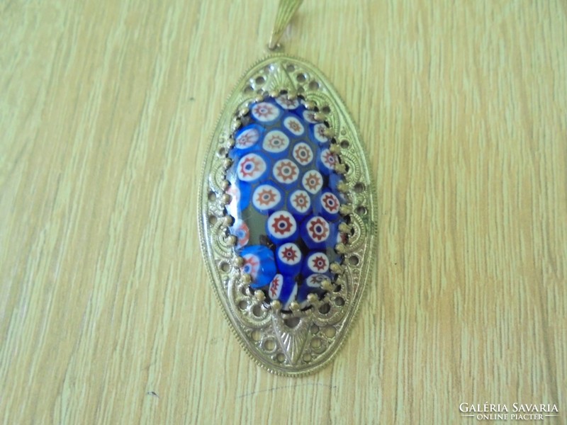 Muranoi üveg betétes medál