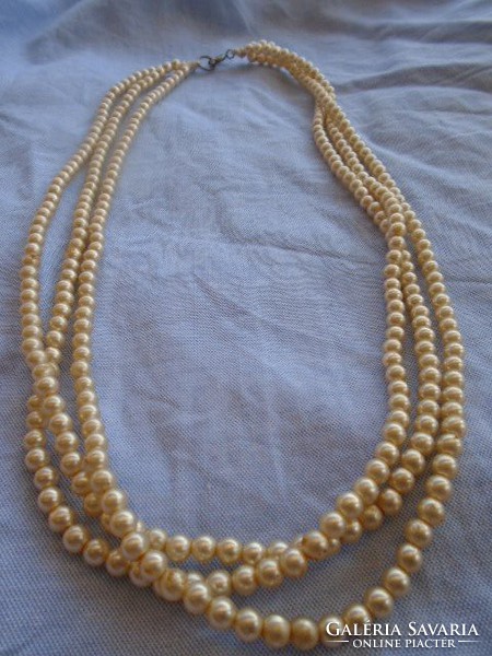 Antique three-row pearl necklace from the 1940s and 1950s with a new clasp