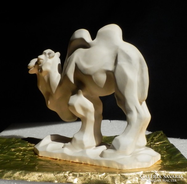 Heavenly camel small-scale / vigh ilona with sculpture / unique