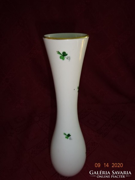 Alt-wien antique augarten porcelain Austria, graceful vase with gold border. He has!