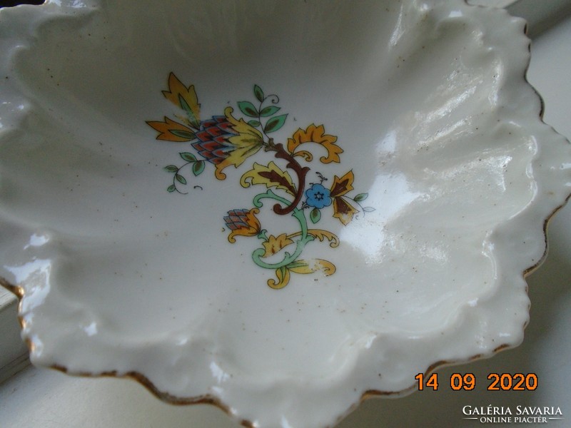 MZ  Altrohlau csipkézett dombormintás tálka kézzel festett perzsa virág mintával