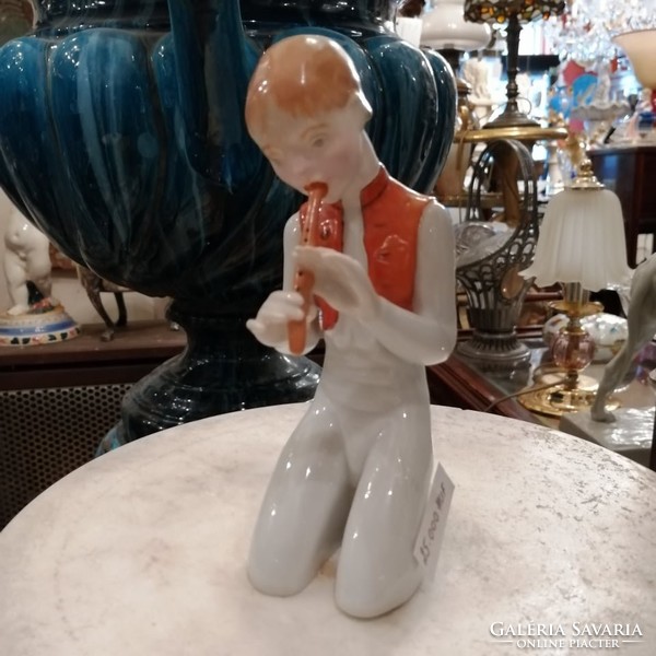 Herendi figurális porcelán"  Magyar nép ruhás kis fiú dudával  ". Kézzel festett. F-24