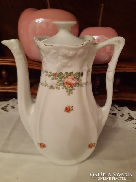 Coffee pot with rose garland