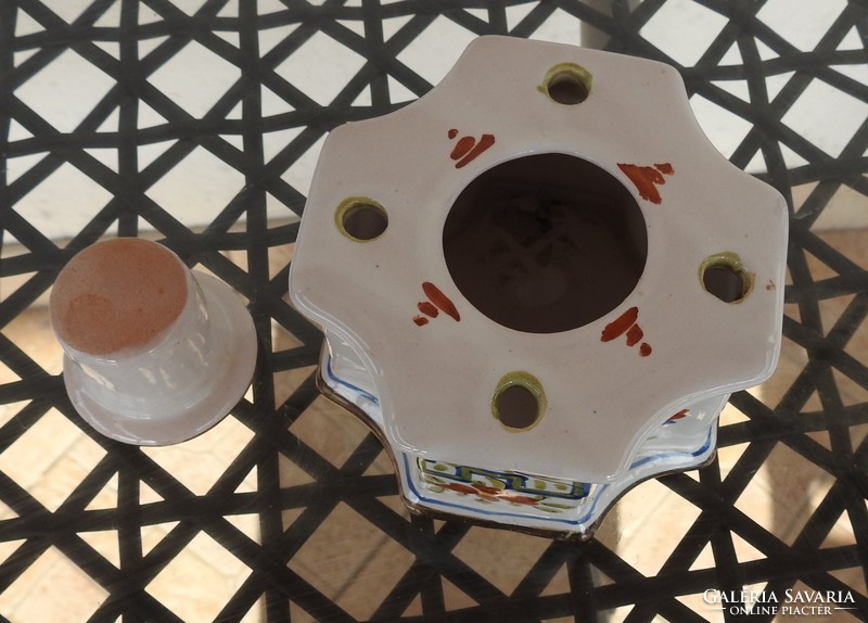 Szecessziós kézzel festett majolika kerámia asztali gyertyatartó és füstölőtartó