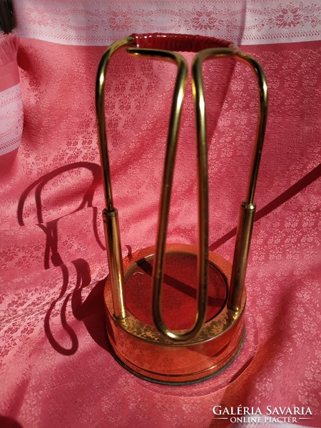 Musical glass holder