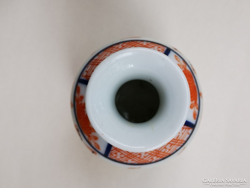 Kis méretű, kínai porcelán váza