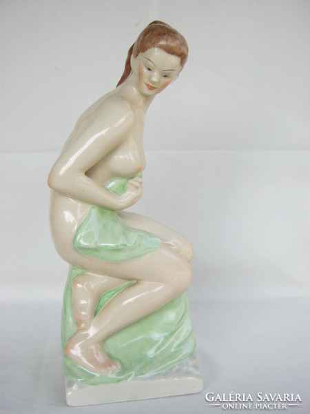 Kőbánya porcelain, Oláh Sándor designed female nude 32 cm