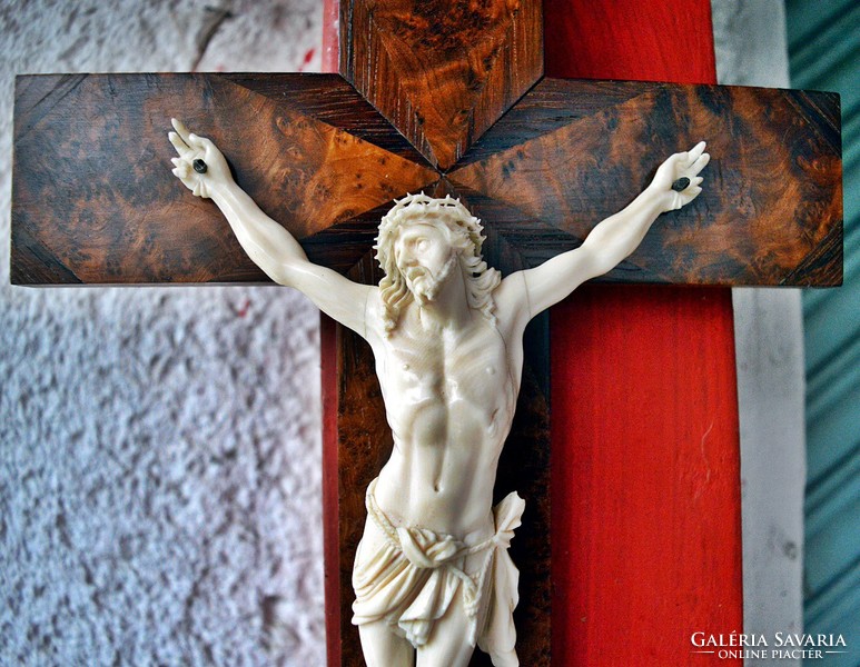 50. Antique ivory Jesus Christ (17.8 Cm), 40 cm marquetry crucifix, meticulous cross, corpus