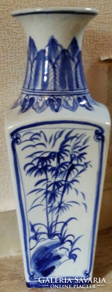 Dekoratív keleti váza