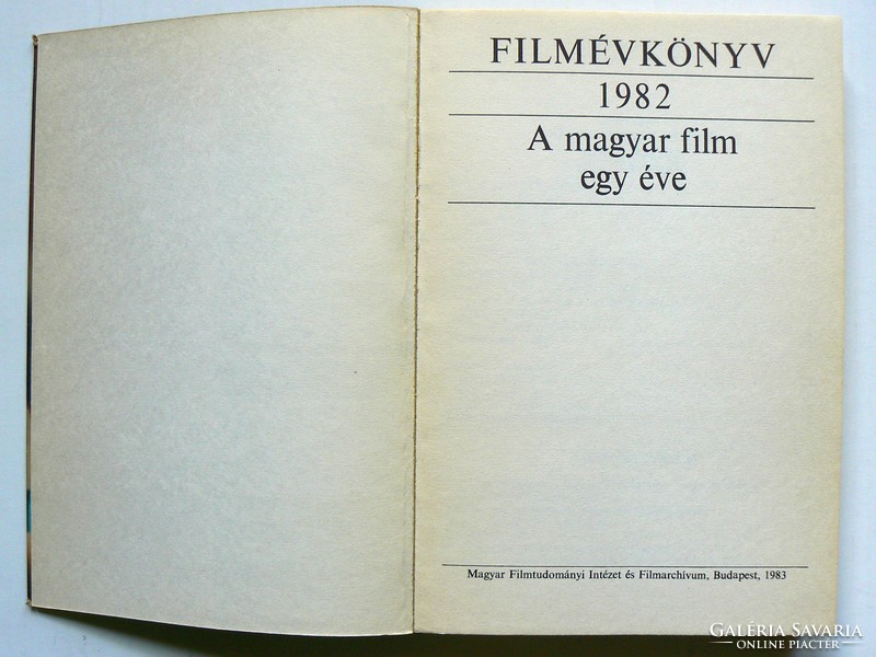 FILMÉVKÖNYV 1982 A MAGYAR FILM EGY ÉVE KÖNYV JÓ ÁLLAPOTBAN