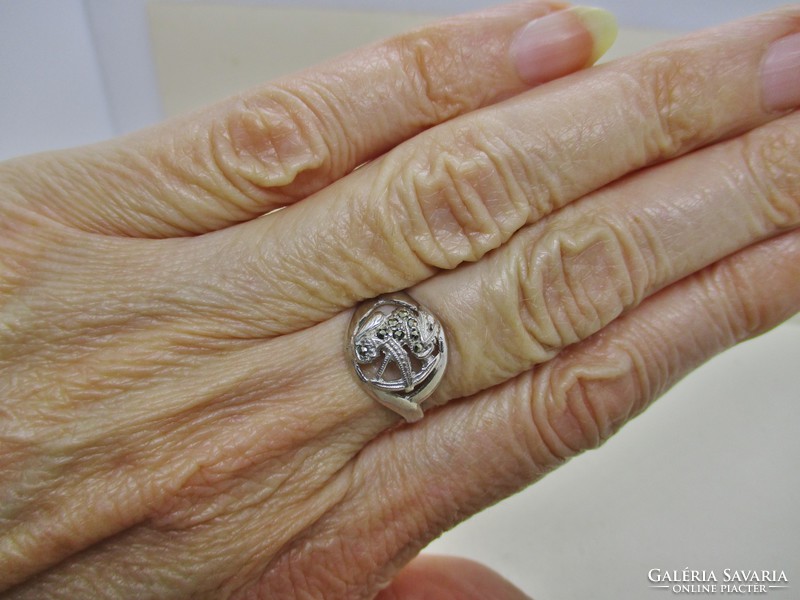 Gyönyörű  markazitos ezüst gyűrű