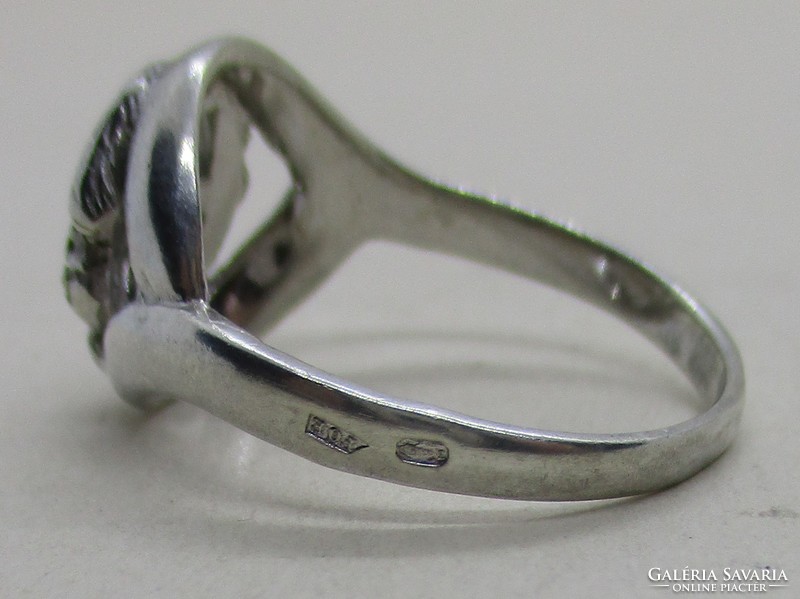 Gyönyörű  markazitos ezüst gyűrű